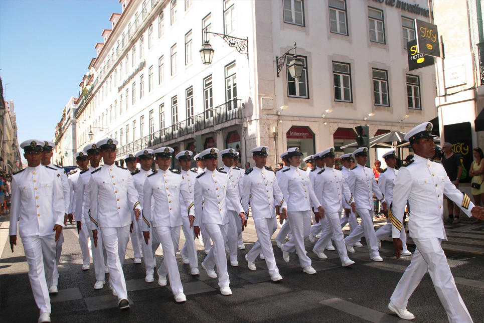 The crew of Cuauhtemoc marching in the Crew Parade in Lisbon